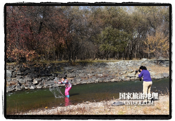 扎蘭屯市五彩繽紛賞秋色“游人如織”(圖)