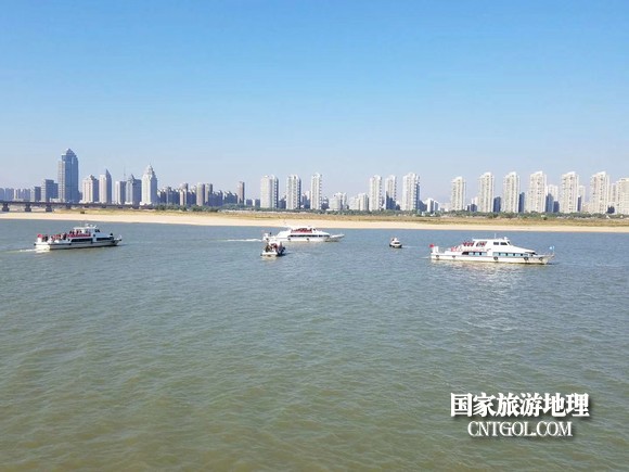 江西開展呵護一湖清水，嚴厲打擊非法采砂行動（圖）